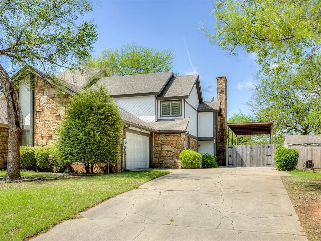 Photo 2 — 907 Leisure Drive, Midwest City, OK 73110