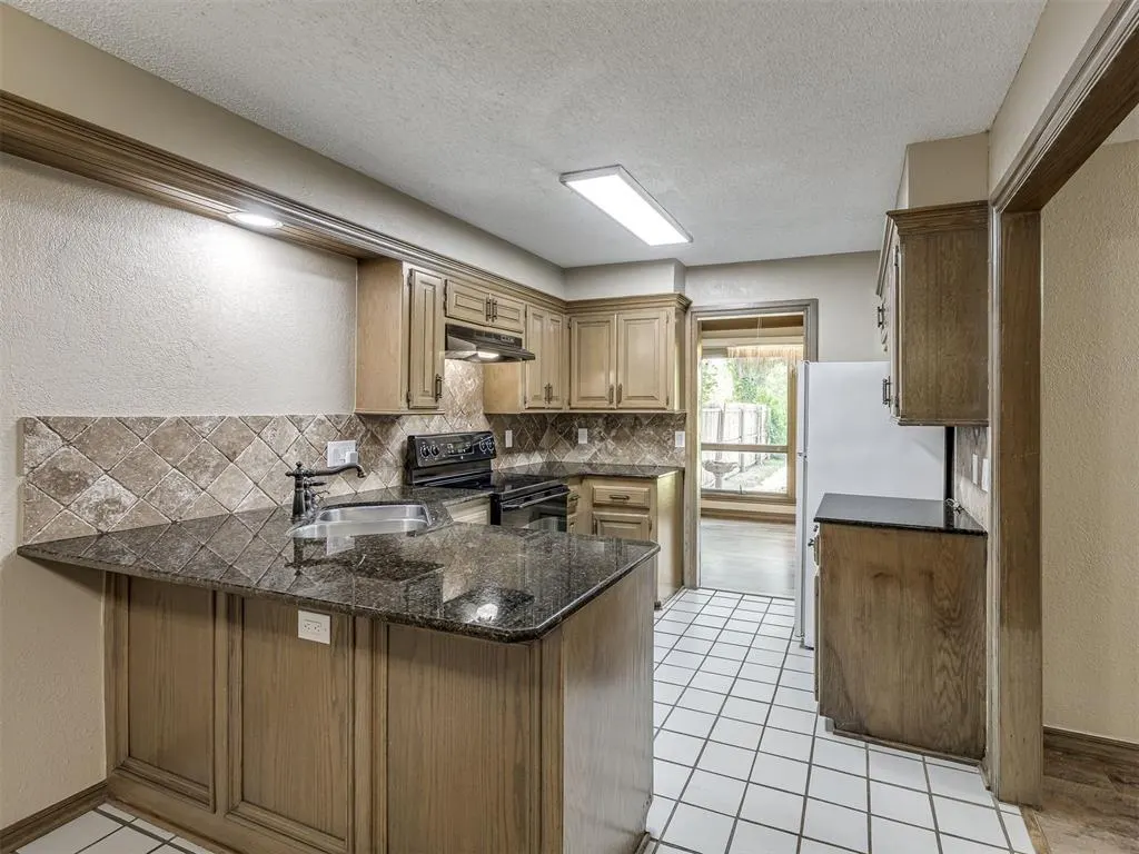 Photo 9 — 907 Leisure Drive, Midwest City, OK 73110