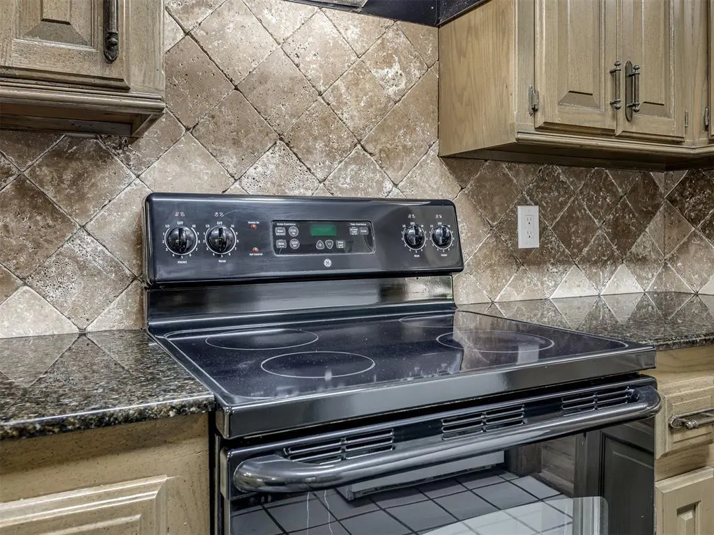 Photo 13 — 907 Leisure Drive, Midwest City, OK 73110