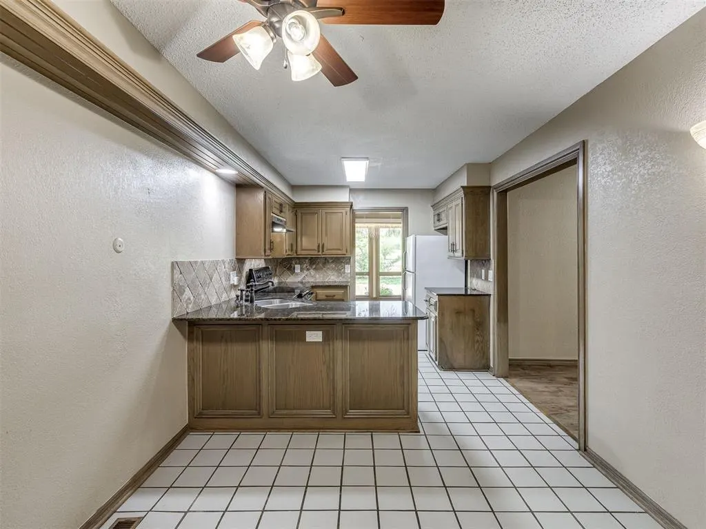 Photo 14 — 907 Leisure Drive, Midwest City, OK 73110
