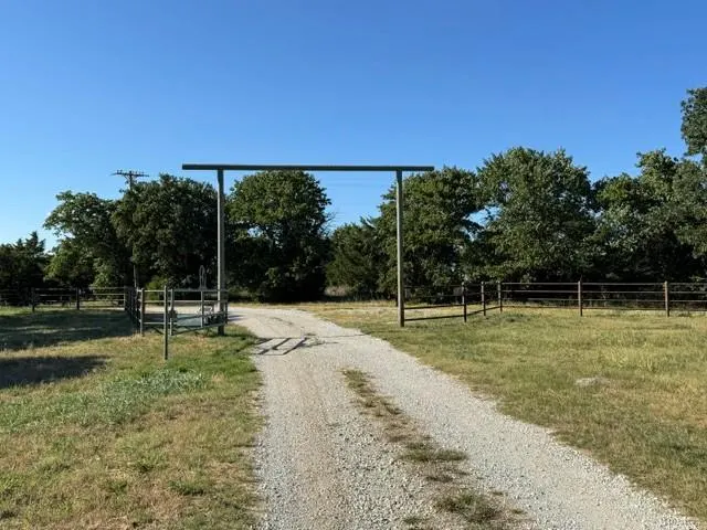 Photo 2 — 47156 E 1490 County Road, Stratford, OK 74872