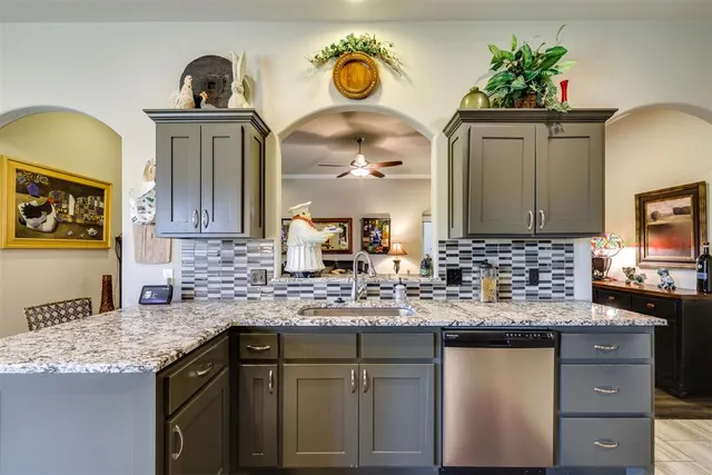 Photo 2 — 5309 Miranda Drive, Edmond, OK 73025