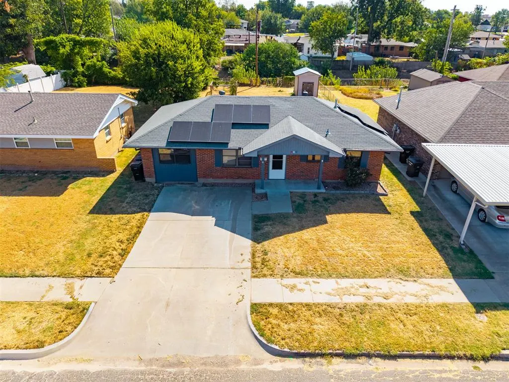 Photo 2 — 242 S Janeway Avenue, Moore, OK 73160