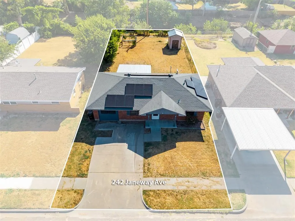 Photo 3 — 242 S Janeway Avenue, Moore, OK 73160