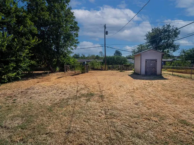 Photo 6 — 242 S Janeway Avenue, Moore, OK 73160