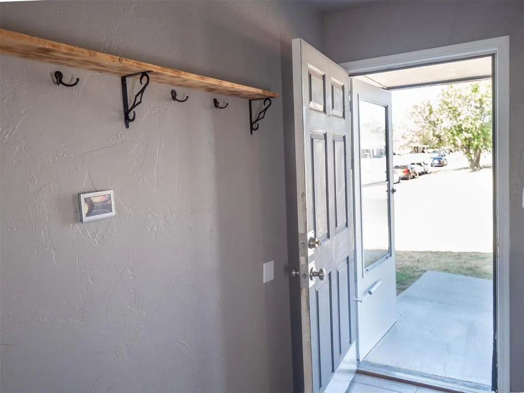 Photo 9 — 242 S Janeway Avenue, Moore, OK 73160