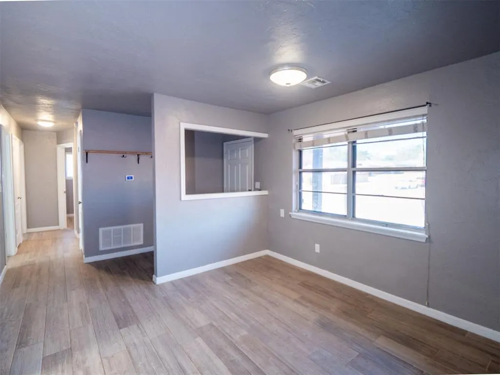 Photo 12 — 242 S Janeway Avenue, Moore, OK 73160