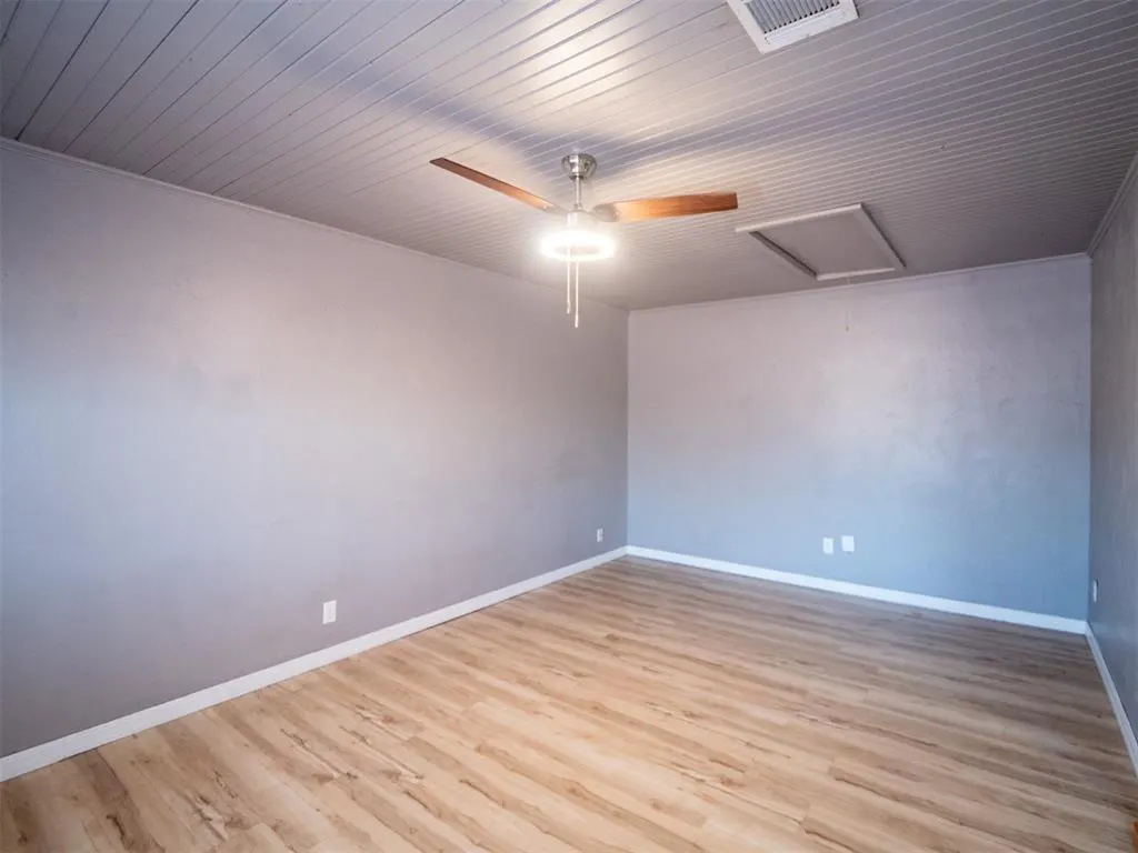 Photo 16 — 242 S Janeway Avenue, Moore, OK 73160