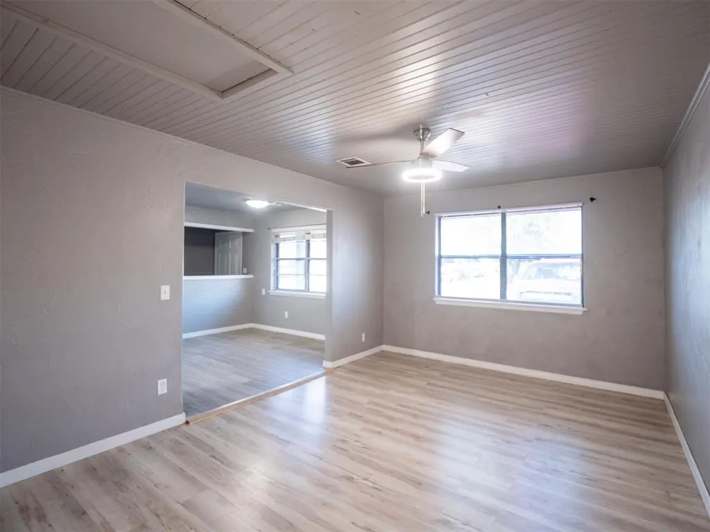 Photo 19 — 242 S Janeway Avenue, Moore, OK 73160