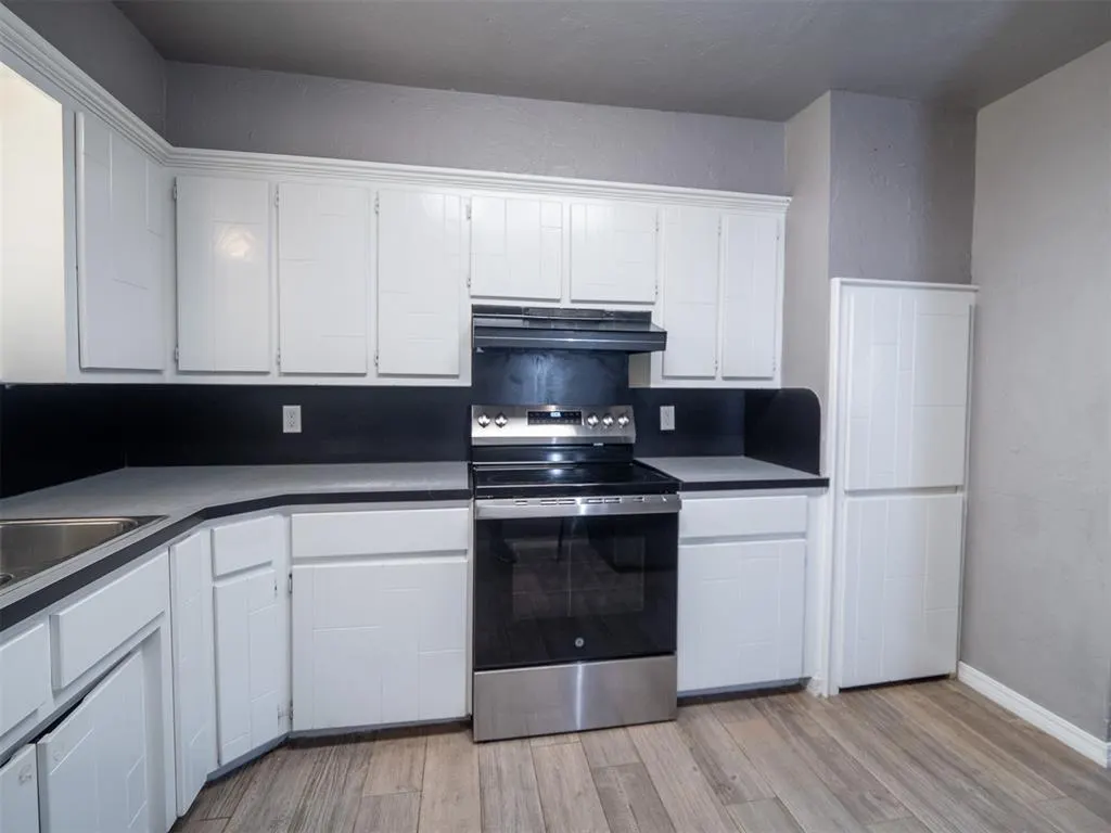 Photo 24 — 242 S Janeway Avenue, Moore, OK 73160