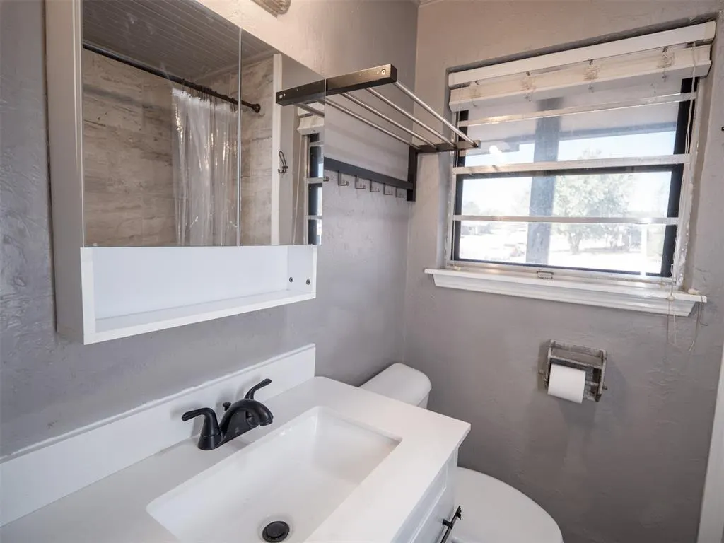 Photo 40 — 242 S Janeway Avenue, Moore, OK 73160