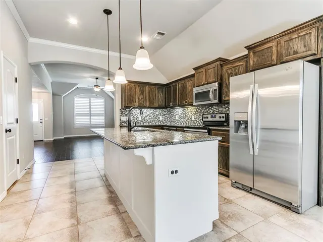 Photo 8 — 15808 Montague Drive, Edmond, OK 73013