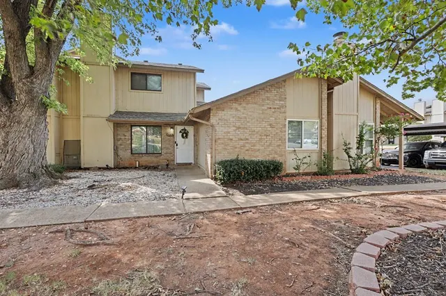 Photo 2 — 9605 Hefner Village Boulevard, Oklahoma City, OK 73162