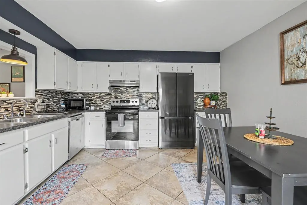 Photo 11 — 9605 Hefner Village Boulevard, Oklahoma City, OK 73162