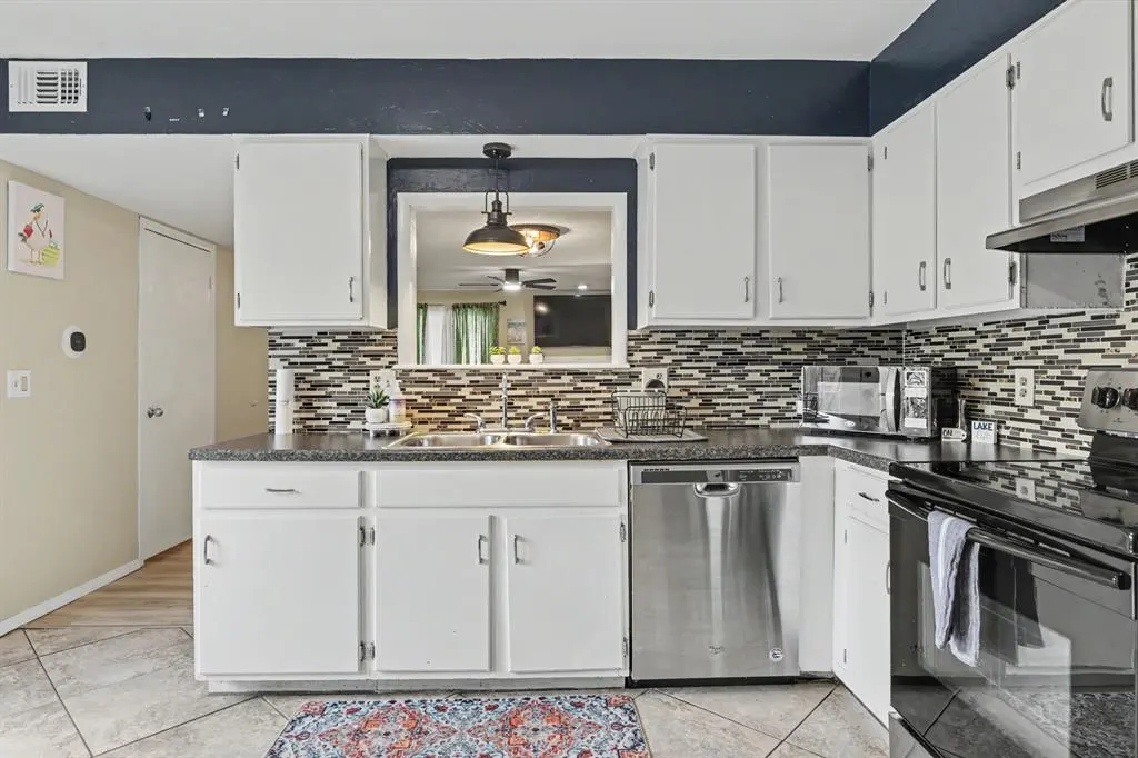 Photo 12 — 9605 Hefner Village Boulevard, Oklahoma City, OK 73162
