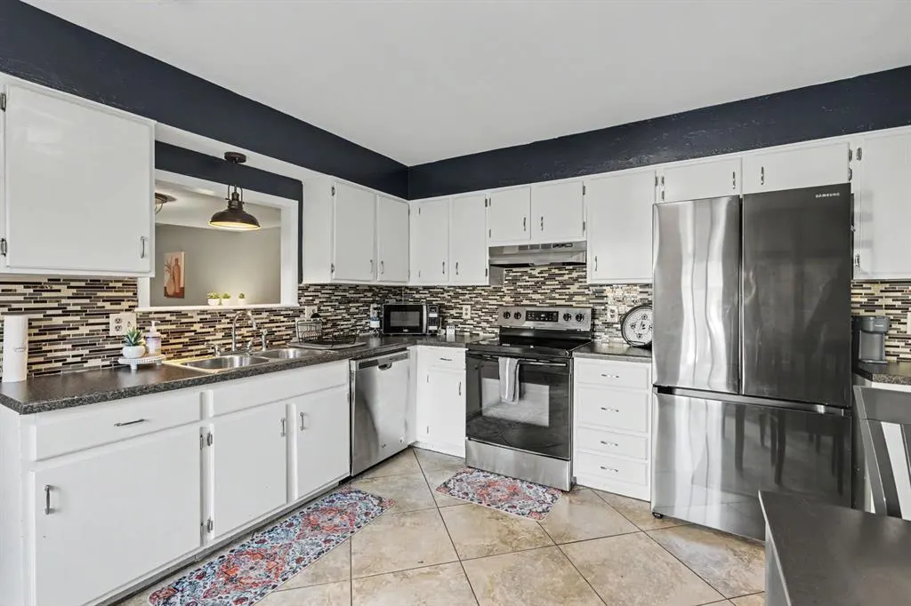 Photo 13 — 9605 Hefner Village Boulevard, Oklahoma City, OK 73162