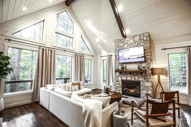 Photo 3 — 1259 Southern Hills Circle, Broken Bow, OK 74728
