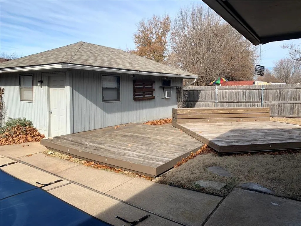 Photo 10 — 518 Garland Court, Norman, OK 73072