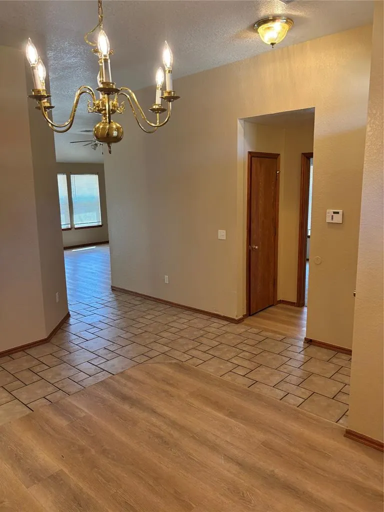 Photo 4 — 8204 Prairie Ridge Road, Oklahoma City, OK 73135