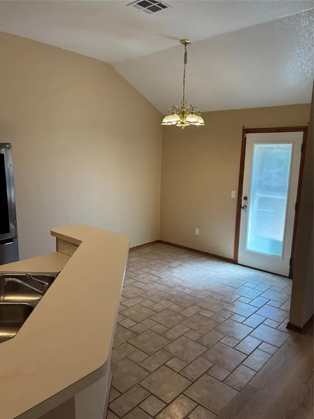 Photo 8 — 8204 Prairie Ridge Road, Oklahoma City, OK 73135
