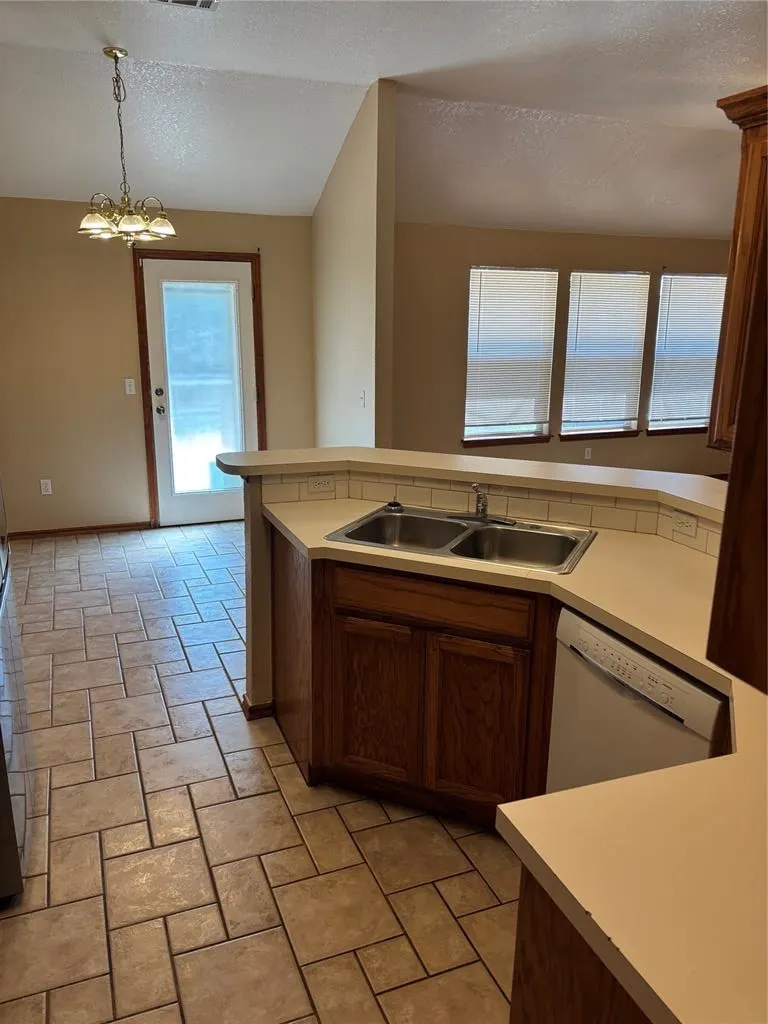 Photo 11 — 8204 Prairie Ridge Road, Oklahoma City, OK 73135