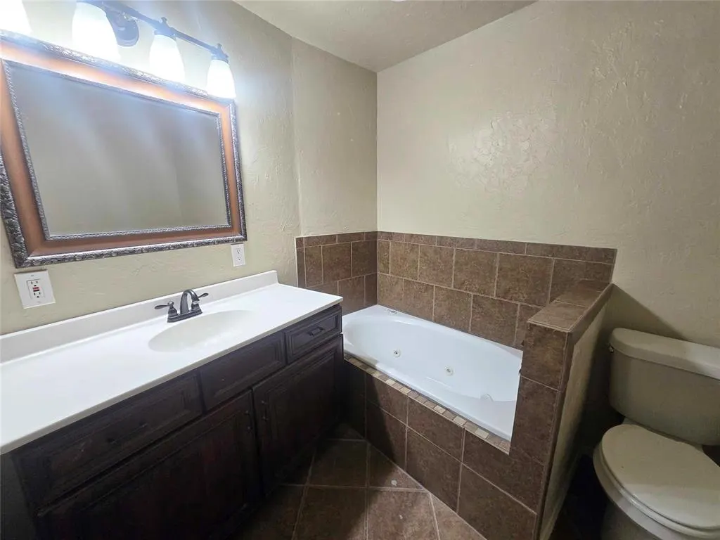 Photo 14 — 6805 NW 42nd Street, Bethany, OK 73008