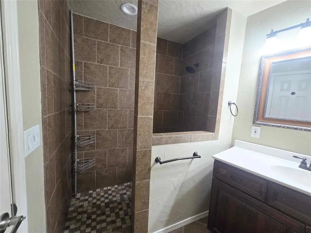 Photo 15 — 6805 NW 42nd Street, Bethany, OK 73008