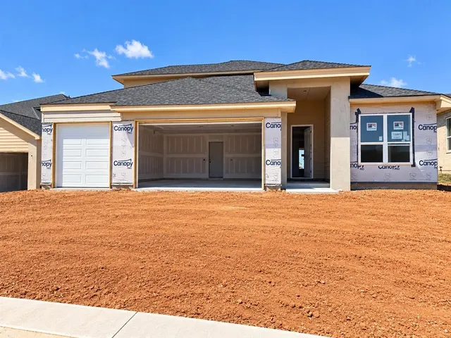 Photo 2 — 15605 Egerton Place, Edmond, OK 73013