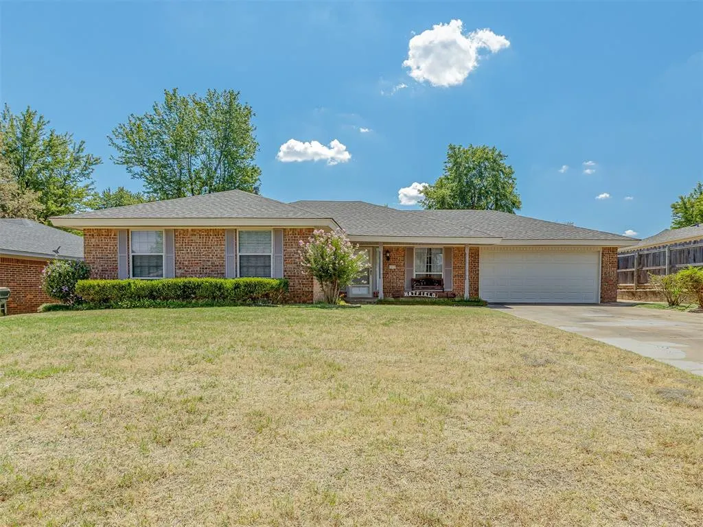 Photo 2 — 1317 California Avenue, Chickasha, OK 73018