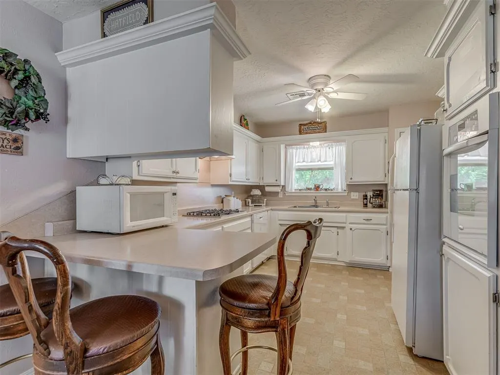 Photo 11 — 1317 California Avenue, Chickasha, OK 73018