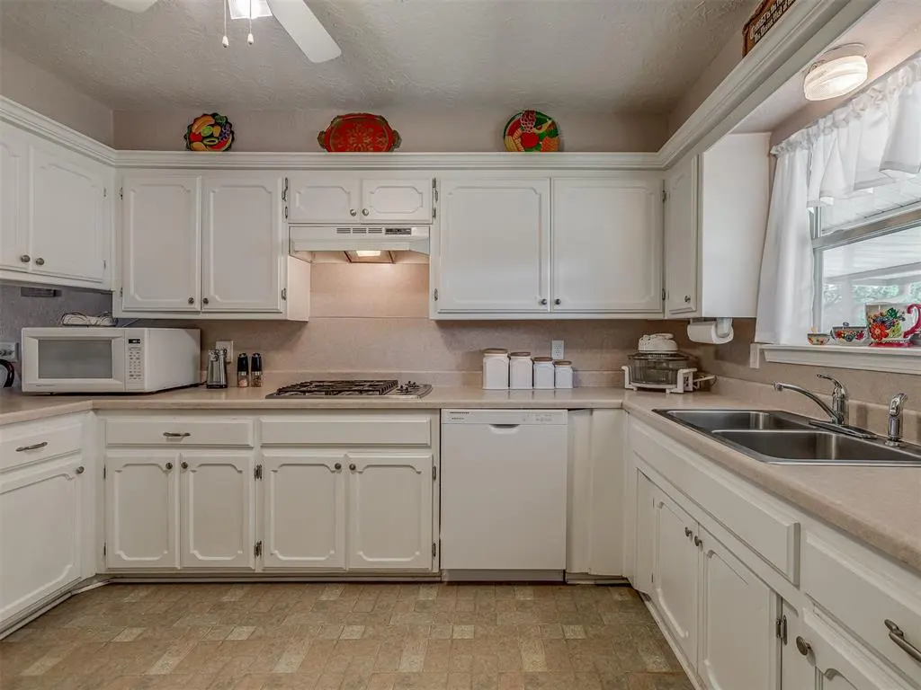 Photo 12 — 1317 California Avenue, Chickasha, OK 73018