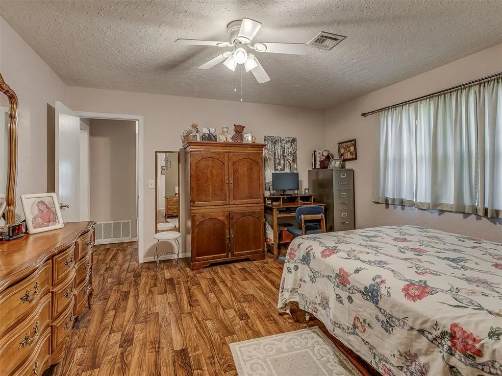 Photo 17 — 1317 California Avenue, Chickasha, OK 73018