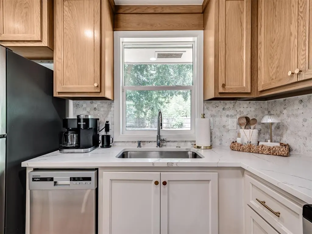 Photo 11 — 1605 Rowena Lane, Norman, OK 73069