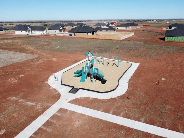Photo 5 — 25277 Scarlett Street, Cashion, OK 73016