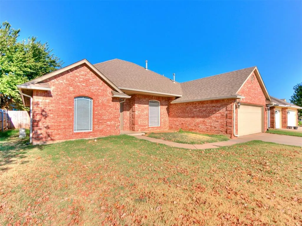 Front exterior — 3905 Ashley Terrace, Yukon, OK 73099