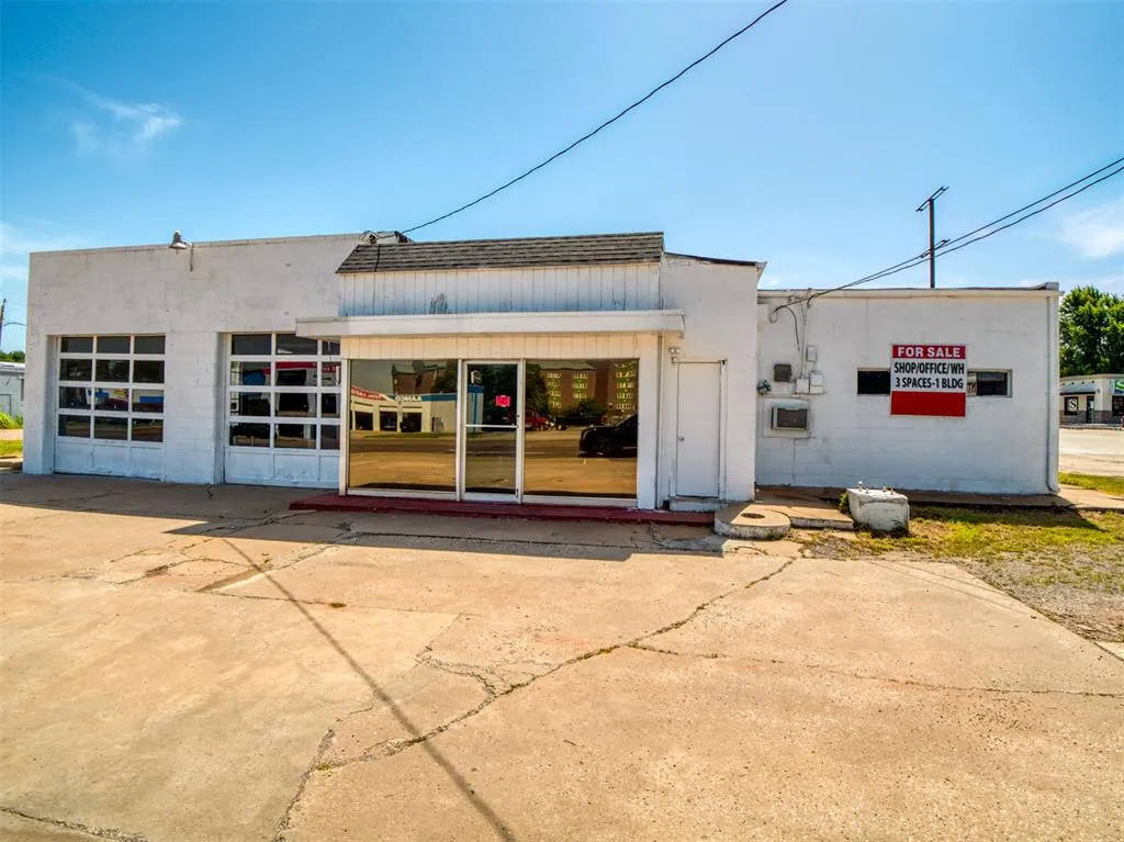 Photo 3 — 2318 S Air Depot Boulevard, Midwest City, OK 73110