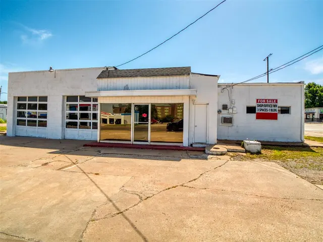 Photo 3 — 2318 S Air Depot Boulevard, Midwest City, OK 73110