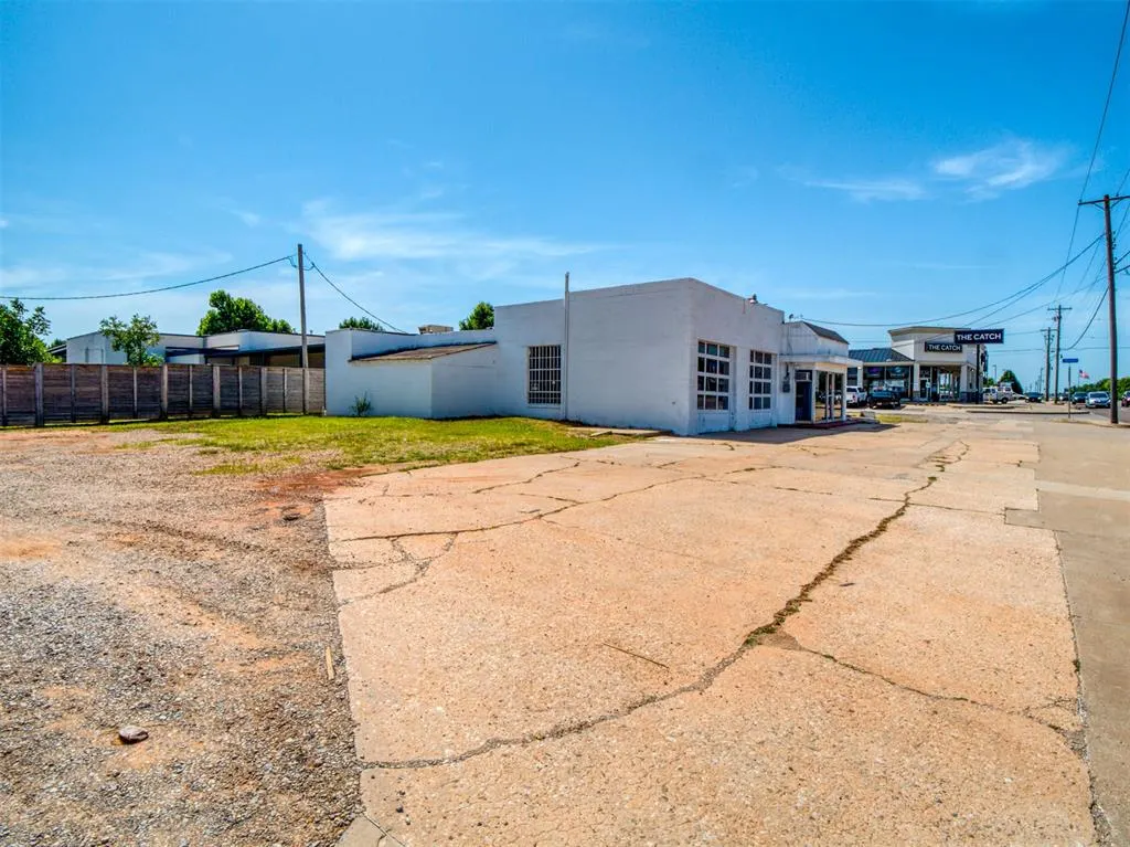 Photo 4 — 2318 S Air Depot Boulevard, Midwest City, OK 73110
