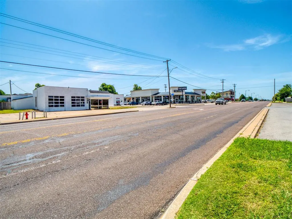 Photo 7 — 2318 S Air Depot Boulevard, Midwest City, OK 73110
