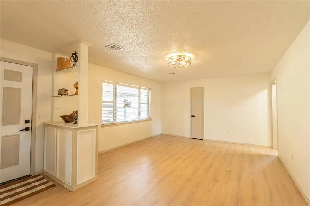 Photo 9 — 921 S Post Road, Oklahoma City, OK 73130