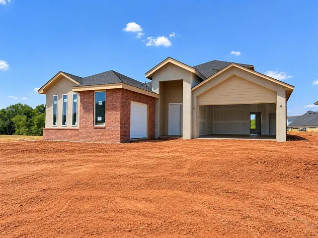 Photo 2 — 15601 Egerton Place, Edmond, OK 73013