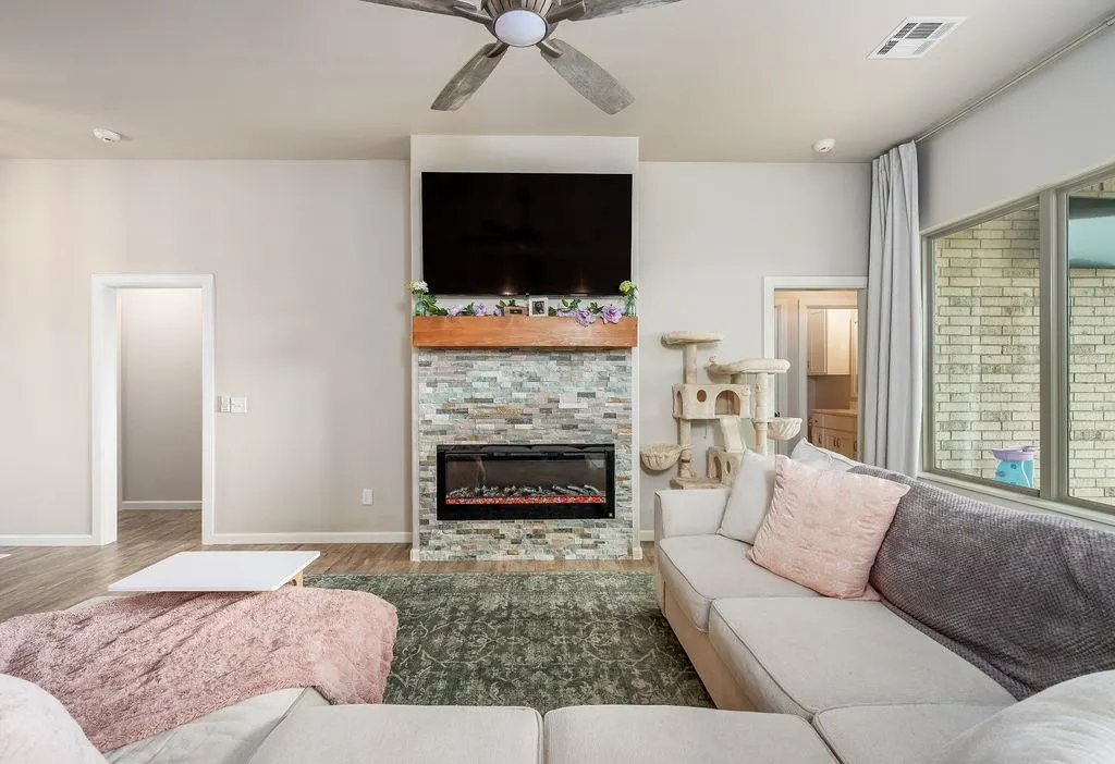 Photo 4 — 4604 Bermuda Drive, Mustang, OK 73064