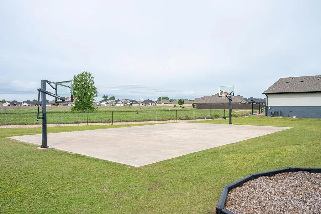 Photo 25 — 4604 Bermuda Drive, Mustang, OK 73064