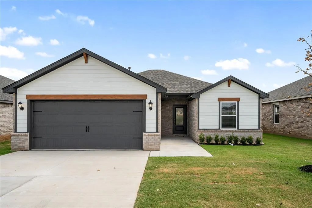 Front exterior — 1521 Crimson Lake Boulevard, El Reno, OK 73036
