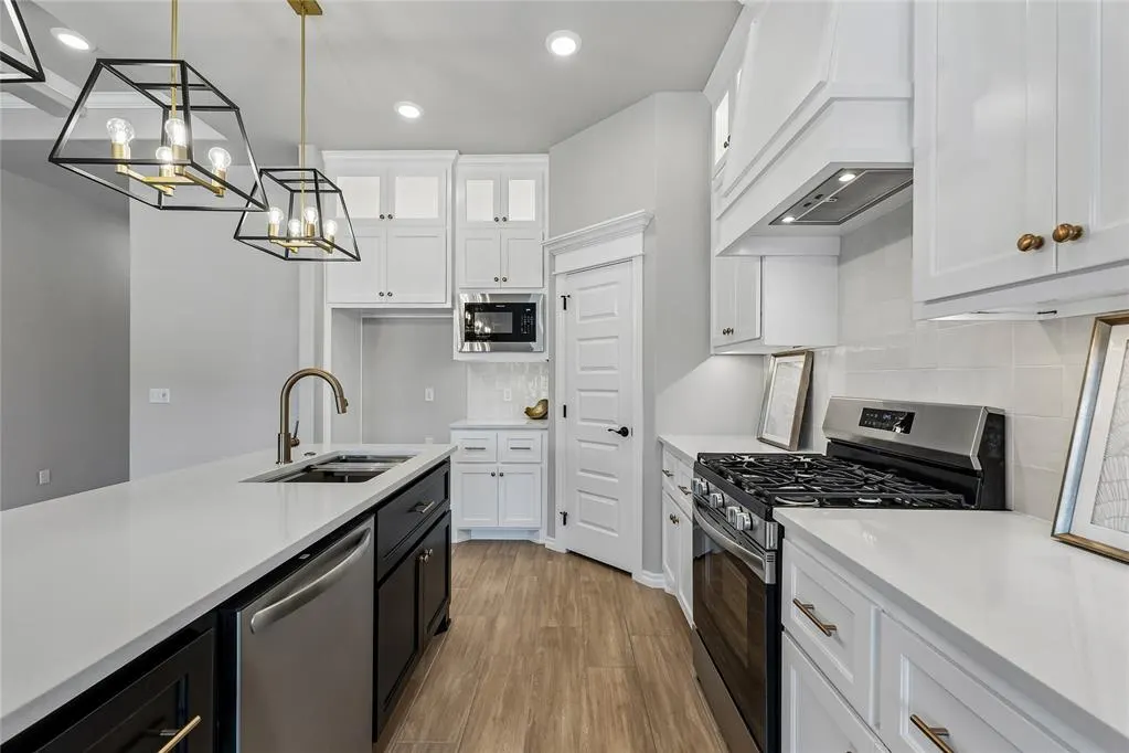 Photo 12 — 8125 Mountain Oak Drive, Edmond, OK 73034