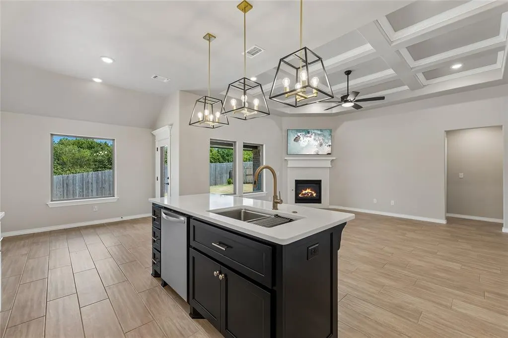 Photo 15 — 8125 Mountain Oak Drive, Edmond, OK 73034
