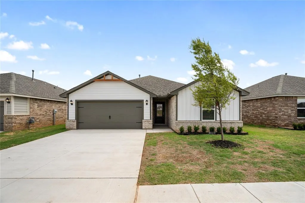 Front exterior — 1905 Palmatum Road, El Reno, OK 73036