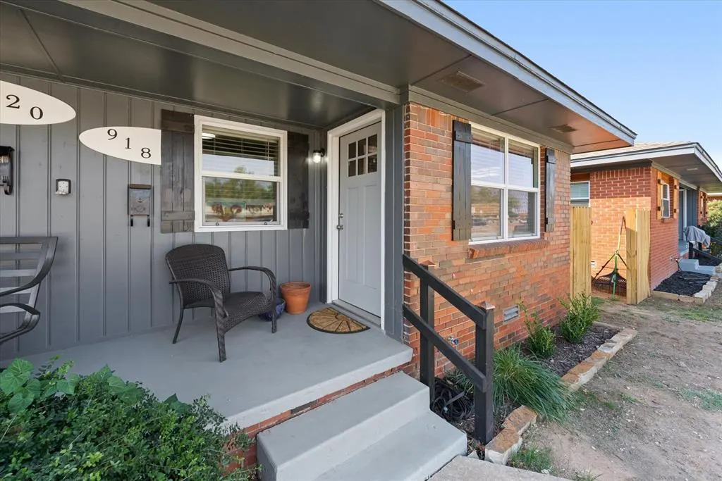 Photo 2 — 920 E Wayne Street, Edmond, OK 73034
