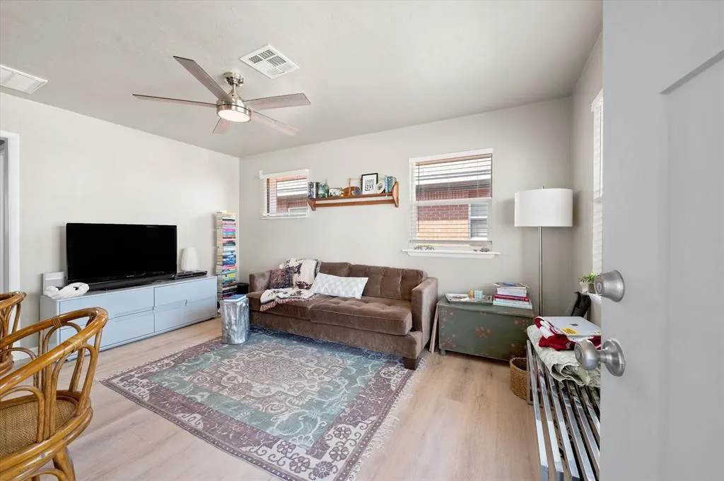 Photo 4 — 920 E Wayne Street, Edmond, OK 73034