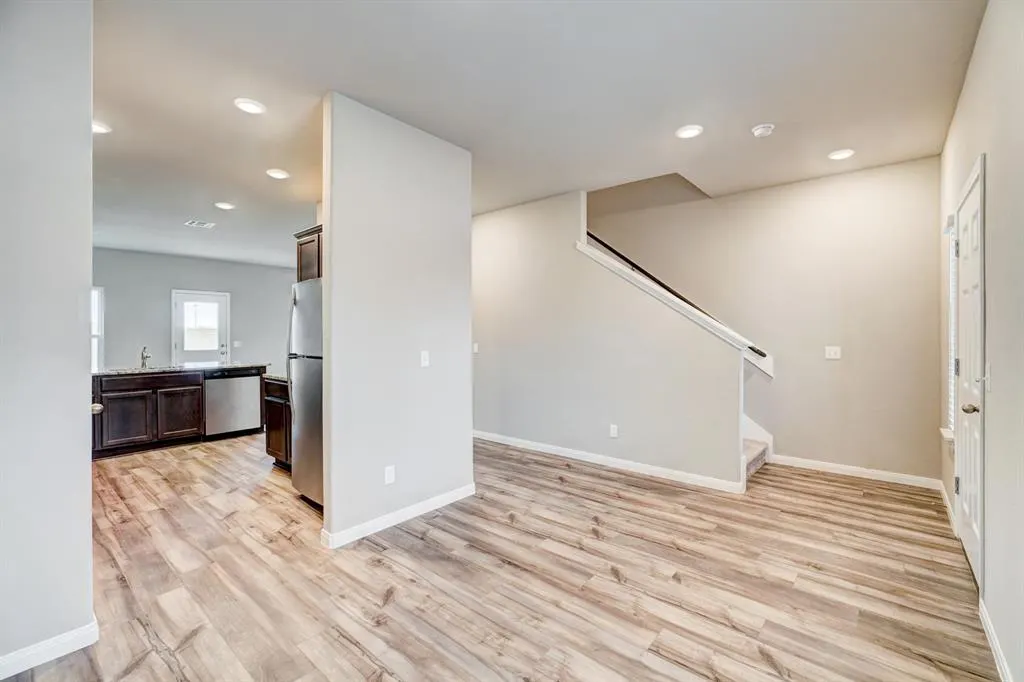 Photo 2 — 1922 Redwood Lane, El Reno, OK 73036